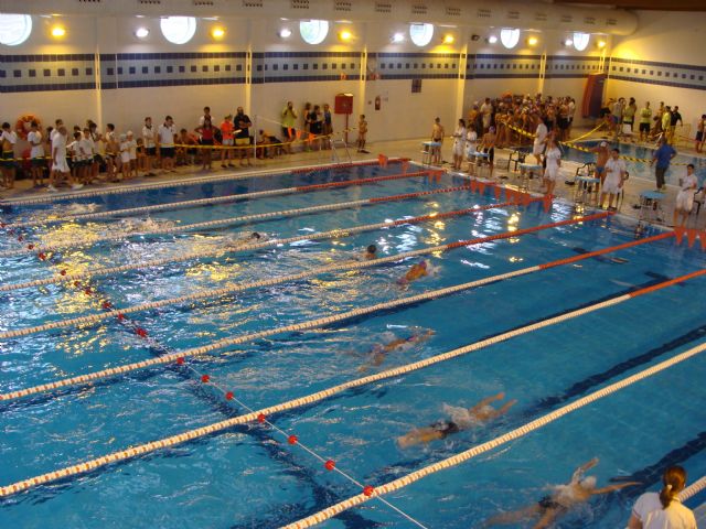 342 nadadores de 12 clubes participan en el Trofeo de Natación 'Ciudad de Lorca'