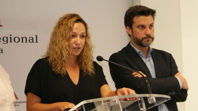 El PSOE exige a la Consejería de Educación que se haga cargo de la limpieza de las pistas de los IES Ros Giner e Ibáñez Martín de Lorca