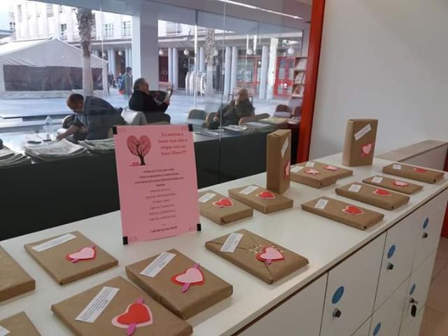 La Biblioteca Pilar Barnés propone una cita a ciegas con libros de amor para conmemorar San Valentín