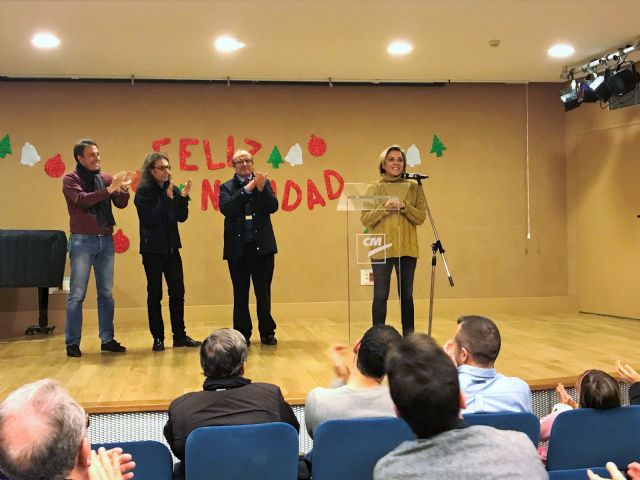 Martínez-Cachá inaugura el belén de 80 metros cuadrados realizado por los alumnos del colegio Virgen de las Huertas de Lorca