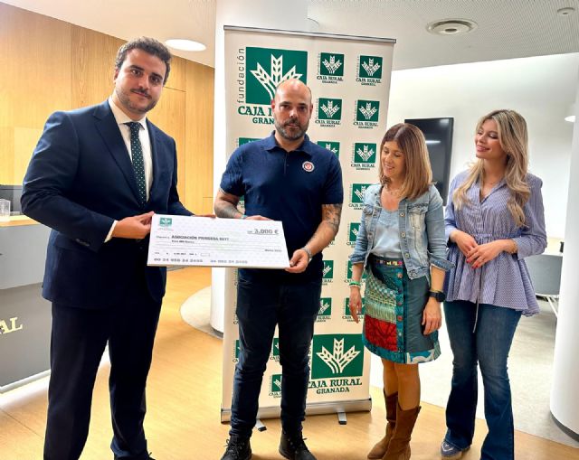 Mi Princesa Rett podrá contar en Lorca con un espacio multisensorial tras recibir una donación de 3.000 euros de La Fundación Caja Rural de Granada