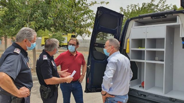 La Policía Local de Lorca incorpora un nuevo furgón al servicio de Atestados sustituyendo la antigua furgoneta que actuaba en los operativos desde hacía 23 años