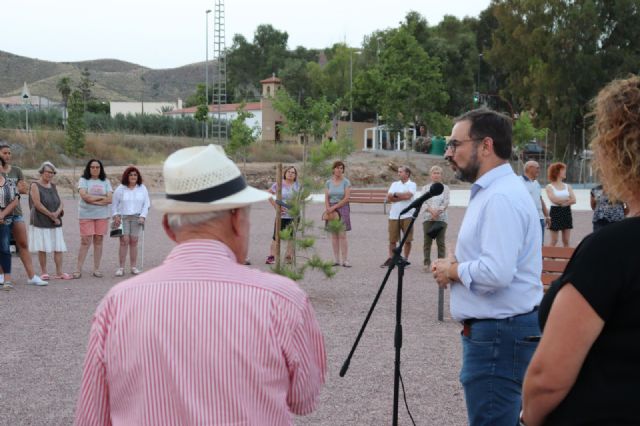 El alcalde de Lorca inaugura la nueva gran zona de ocio de La Campana que incluye un parque infantil, una pista multiusos y barbacoas