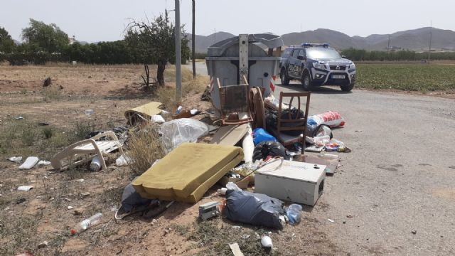 La Policía Local de Lorca recuerda la obligatoriedad de cumplir con la Ordenanza Municipal de Limpieza Viaria
