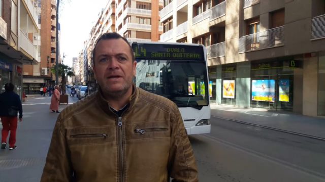 El gobierno regional restituye el día 30 las líneas de autobús, que utilizan los vecinos de las pedanías altas, La Campana y La Escucha, que fueron suspendidas por la pandemia