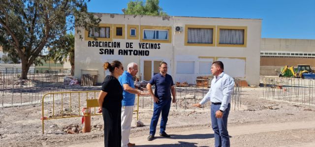 El alcalde de Lorca visita el Parque de San Antonio donde se están ejecutando trabajos de ampliación para dotar al municipio de un nuevo gran espacio verde