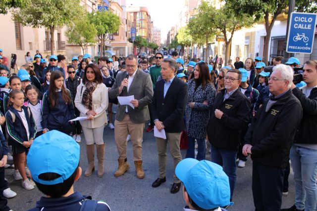 El alcalde de Lorca inaugura la décima edición de la Semana Saludable del colegio San Francisco de Asís