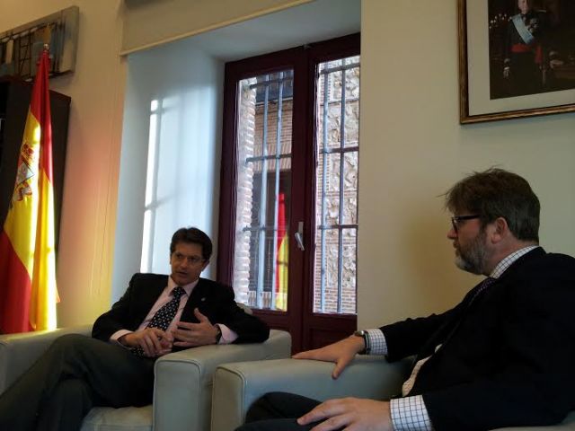 Ayuntamiento y Centro Sefarad Israel de Madrid acuerdan exponer en la capital de España la muestra 'Luces de Sefarad'