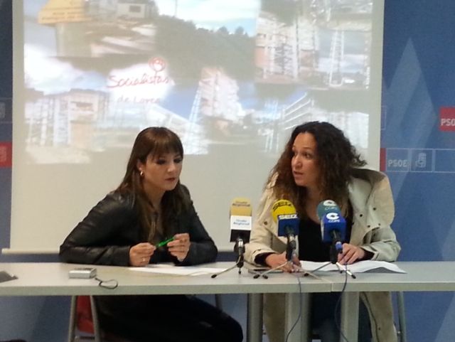 EL PSOE alerta de que las obras de remodelación del barrio de La Viña no solucionan los problemas de suministro eléctrico ni el soterramiento del cableado de alta tensión