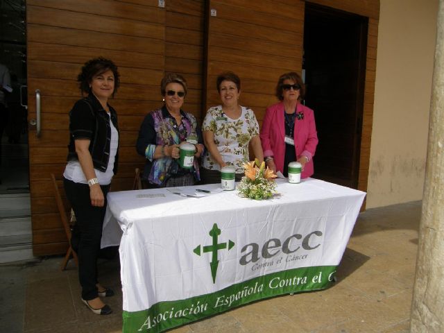 La Asociación Española contra el Cáncer realiza hoy en Lorca su cuestación con once mesas petitorias