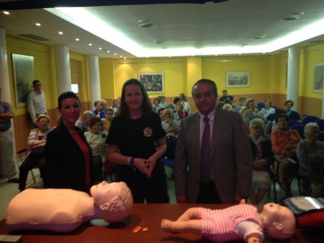 Gran acogida a las charlas divulgativas de primeros auxilios para personas mayores