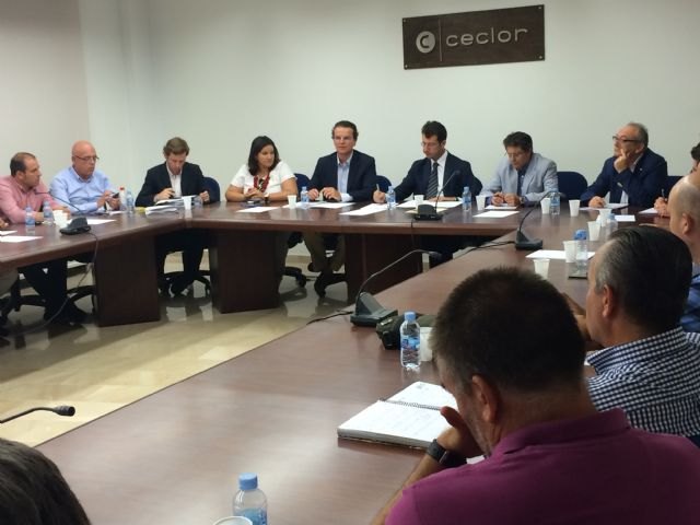 Juan Carlos Ruiz se compromete a impulsar la revitalización del comercio de Lorca, que cuenta con 250.000 clientes potenciales