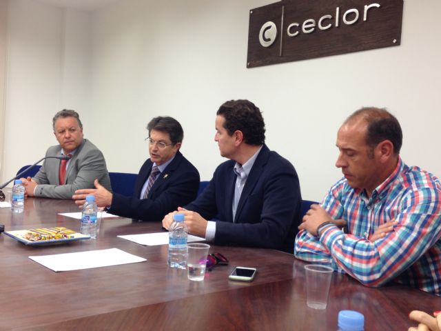 El Alcalde sienta a representantes de las organizaciones empresariales lorquinas y Tragsa
