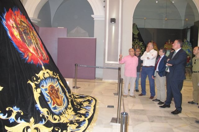 Bernabé ensalza el patrimonio artístico del Paso Blanco de Lorca