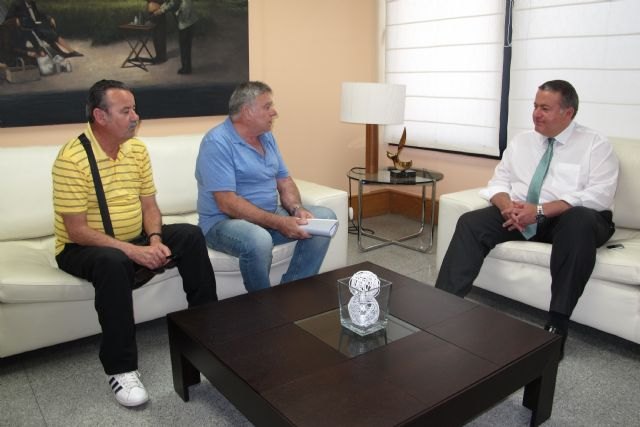 Bernabé comunica a los vecinos del barrio lorquino de San Fernando la próxima licitación de las obras de regeneración urbana