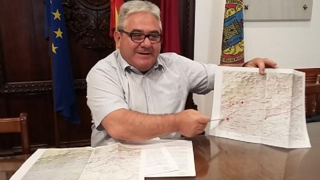 Seis nuevos colectores, que beneficiarán a casi 1.500 vecinos, implementan el proyecto de recogida y aprovechamiento de agua en La Hoya