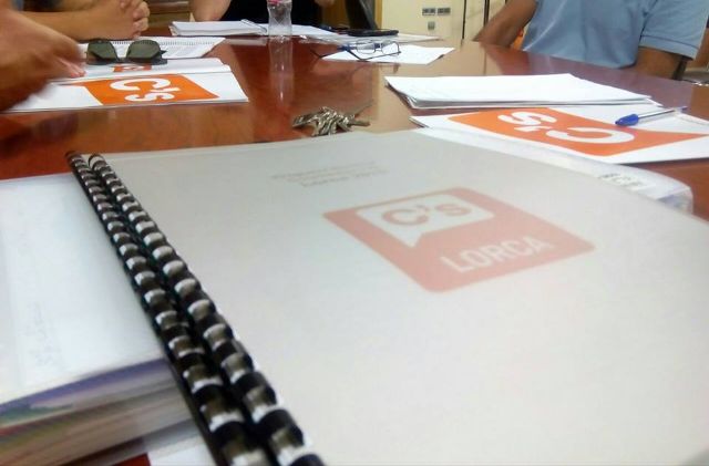 C´s Lorca está trabajando en una moción para mejorar y dignificar la vida de los animales de compañía en el municipio