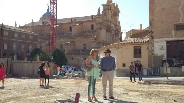 La Concejalía de Desarrollo Local inicia los trabajos para habilitar una nueva zona de aparcamiento de 765 m2 en el casco histórico