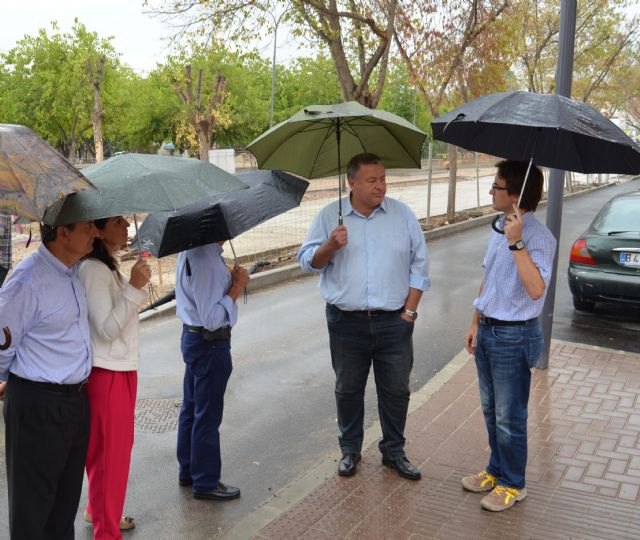 Bernabé anuncia que las obras de regeneración urbana del barrio de San Diego en Lorca terminarán a final de año