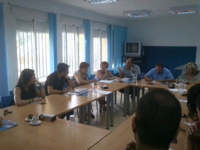 Ayuntamiento, CARM, vecinos y colectivos avanzan en la confección de un proyecto de trabajo común para recuperar la sierra del Almirez del incendio que sufrió este verano