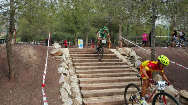 Más de 50 bikers compiten en un espectacular circuito para hacerse con la victoria del VI Torneo Mountain Bike Interescuelas de los Juegos Deportivos del Guadalentín