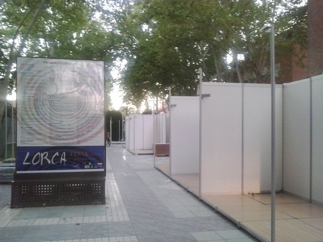 Feramur 2015 empieza a instalarse en la Alameda de la Constitución de Lorca