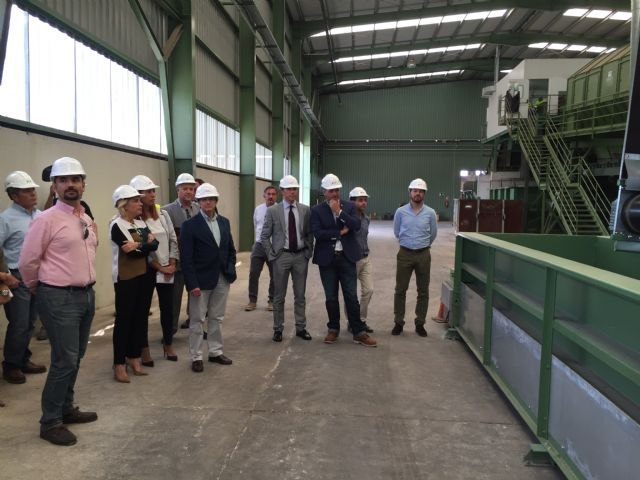 La nueva planta de tratamiento de residuos domésticos de Lorca mejora la clasificación y el proceso biológico de la basura