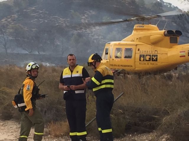 Voluntarios de Protección Civil enseñan este viernes por la mañana en la Alameda de la Constitución nociones básicas de reanimación cardiopulmonar