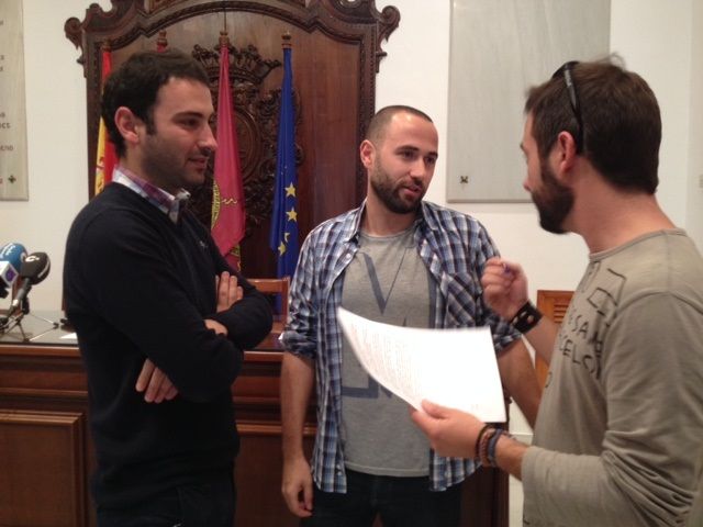 El nuevo Centro Juvenil Municipal del Campus de Lorca ofrece encuentros para mejorar el inglés además de cursos de comic y español para extranjeros