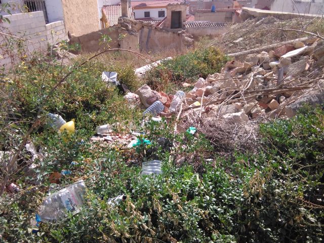 El PSOE reclama al PP la limpieza y adecentamiento urgente de los solares del Casco Histórico