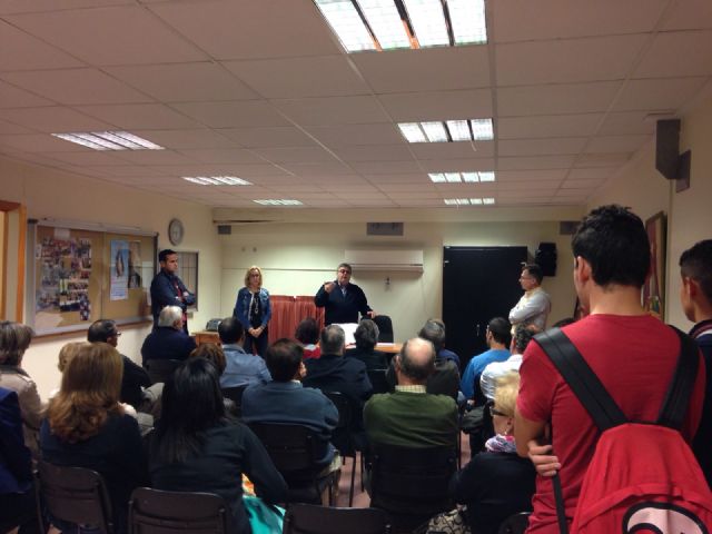 El Ayuntamiento de Lorca mejorará el parque de La Isla teniendo en cuenta la opinión de los vecinos