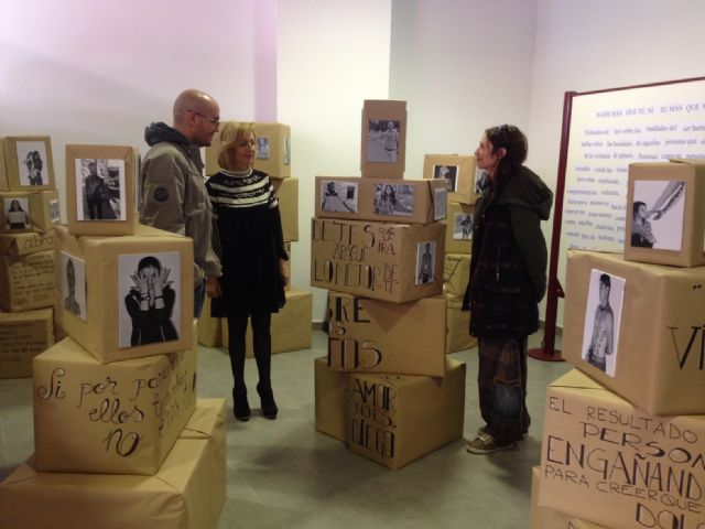 La exposición ´Jóvenes del Mundo contra la violencia´ muestra 26 fotografías de jóvenes europeos contra el maltrato