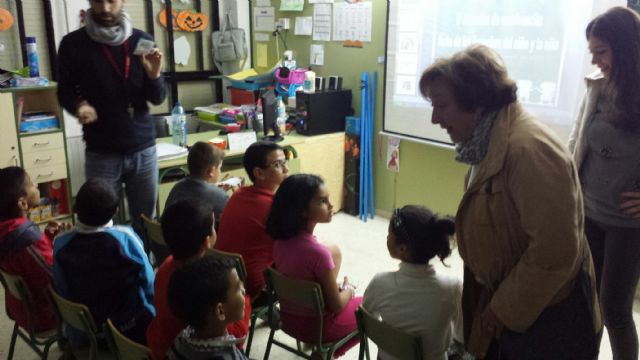 150 menores del programa Caixa Proinfancia de Lorca participan en la Feria de los Derechos del Niño y la Niña