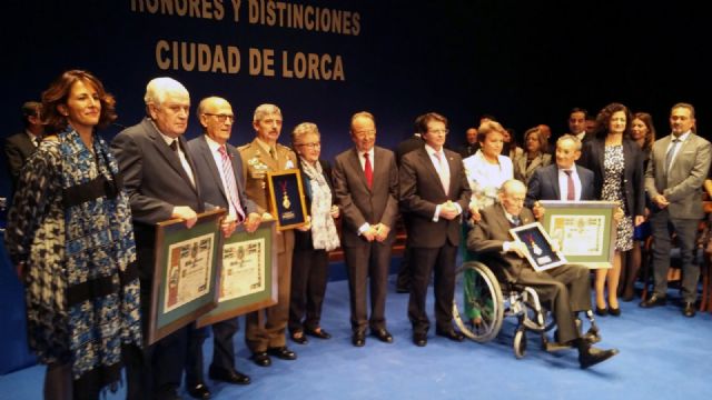 Entrega de las distinciones otorgadas por el Ayuntamiento de Lorca