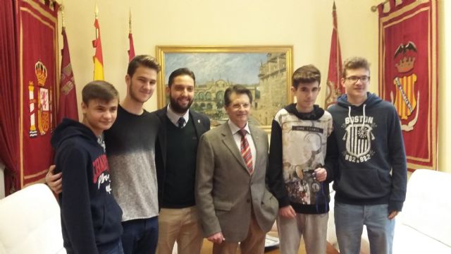 El Alcalde destaca que el equipo cadete del Club de Ajedrez Lorca es 'motivo de orgullo' para todos los lorquinos
