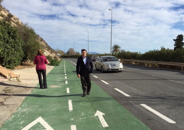 El Ayuntamiento de Lorca pone en marcha un nuevo tramo de más de 1 km de carril bici a la entrada de la ciudad desde la ronda de las Palmeras, sumando ya 30 km en el municipio