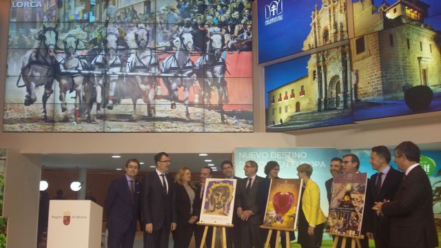 La Semana Santa y el arte del bordado se promocionan en Fitur como atractivo turístico y cultural