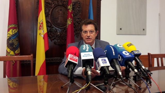 La construcción de un nuevo vial en los barrios altos con acceso desde la carretera de La Parroquia recibirá una inversión superior a los 5,4 millones de euros