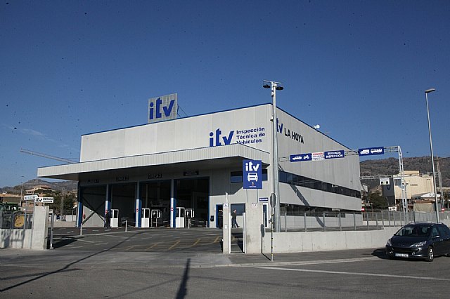 Hoy se celebra el primer aniversario de la apertura de la primera ITV La Hoya, la primera de la Región tras la liberalización del sector