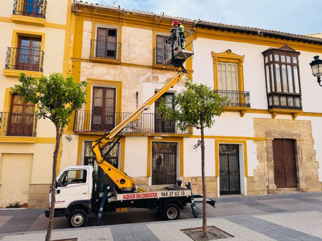 El Ayuntamiento realiza una nueva revisión de las fachadas del casco antiguo de cara a la llegada de Semana Santa