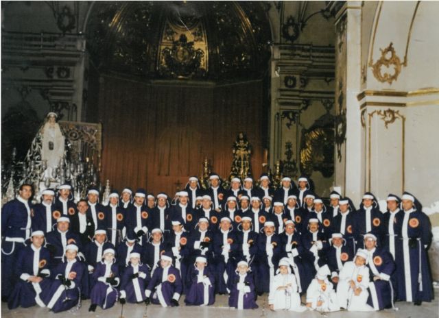 El Paso Blanco conmemora el 40 aniversario de la salida procesional del Cristo del Rescate con un besapié, una eucaristía, una exposición y un documental sobre su historia