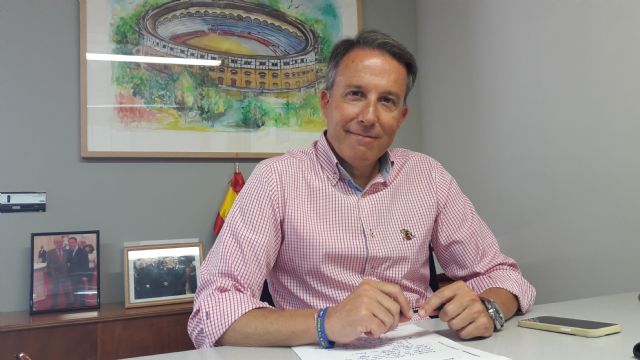 Fulgencio Gil propone aprovechar las potencialidades de Lorca para convertir al municipio en modelo de producción de energía solar dentro del plan de la UE