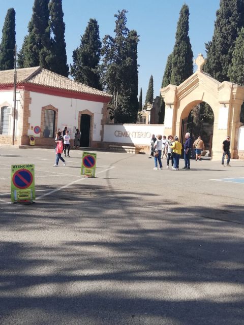 Un total de 37.111 personas han visitado los cementerios de la ciudad por la festividad de Todos Los Santos