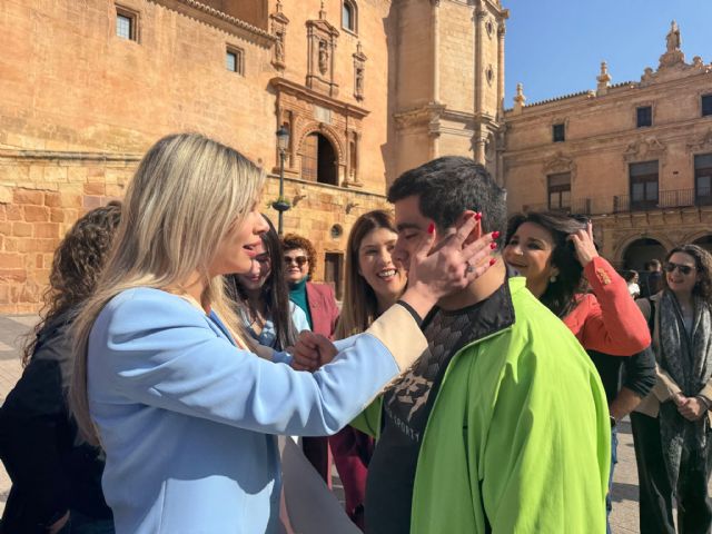 Lorca celebra el Día Mundial de Concienciación sobre el Autismo con un acto institucional y la lectura de un manifiesto
