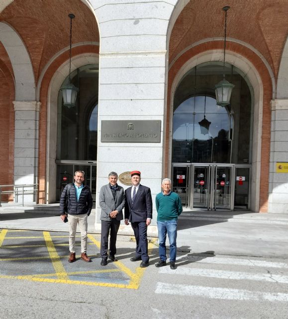 Los colectivos ferroviarios y empresariales consiguen en Madrid que el pésimo Informe de 'no viabilidad' no sea el fin del tren Guadix Baza Almanzora Lorca