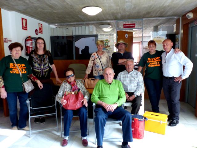 Afectados de cebaderos junto a viviendas expondrán su problemática al Defensor del Pueblo y a la Fiscalía de Medio Ambiente