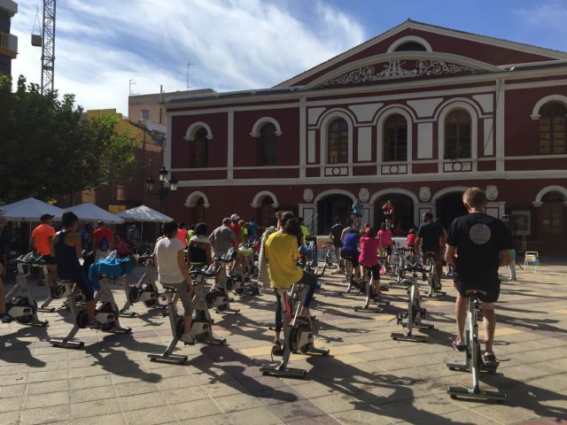 El Fitness Day saca a la calle el entrenamiento deportivo con la participación de 165 personas