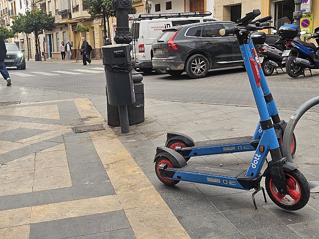 El PSOE de Lorca vuelve a exigir medidas urgentes ante la inseguridad provocada por el mal uso de los patinetes