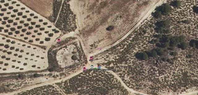 Fallece un hombre tras volcar el tractor que conducía en Lorca