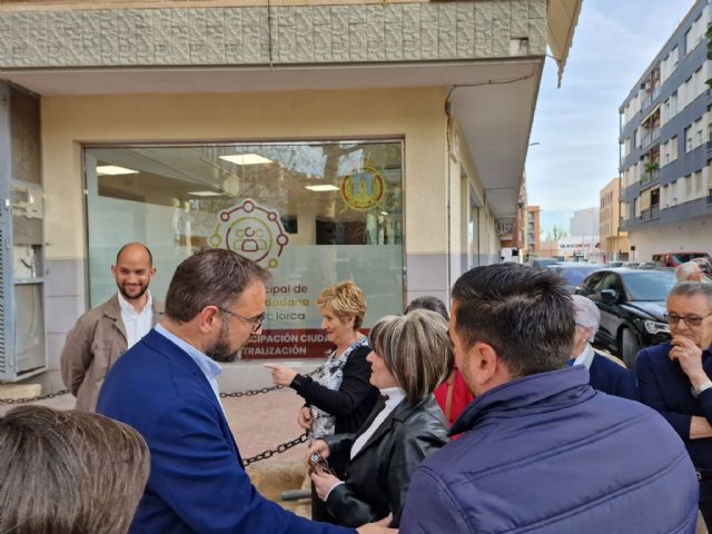 Los vecinos y vecinas del Barrio estrenan nueva oficina de Atención a la Ciudadanía en calle Ortega Melgares